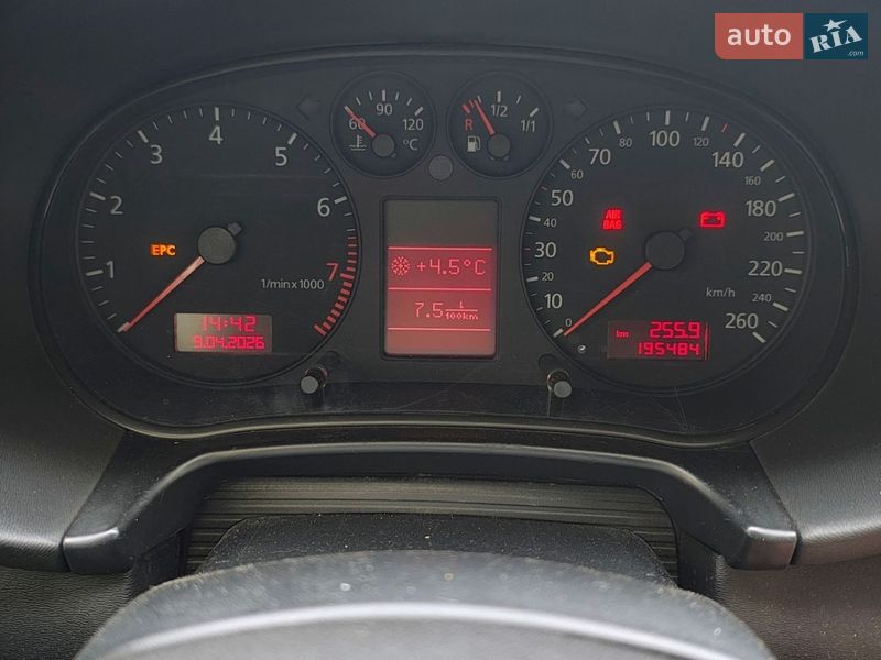 Хэтчбек Audi A3 2000 в Вишневом
