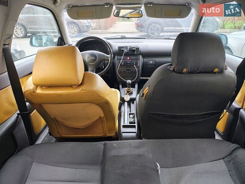 Хэтчбек Audi A3 2000 в Вишневом