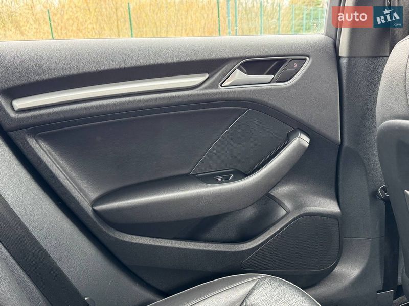 Седан Audi A3 2016 в Дрогобичі