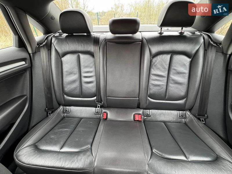 Седан Audi A3 2016 в Дрогобичі