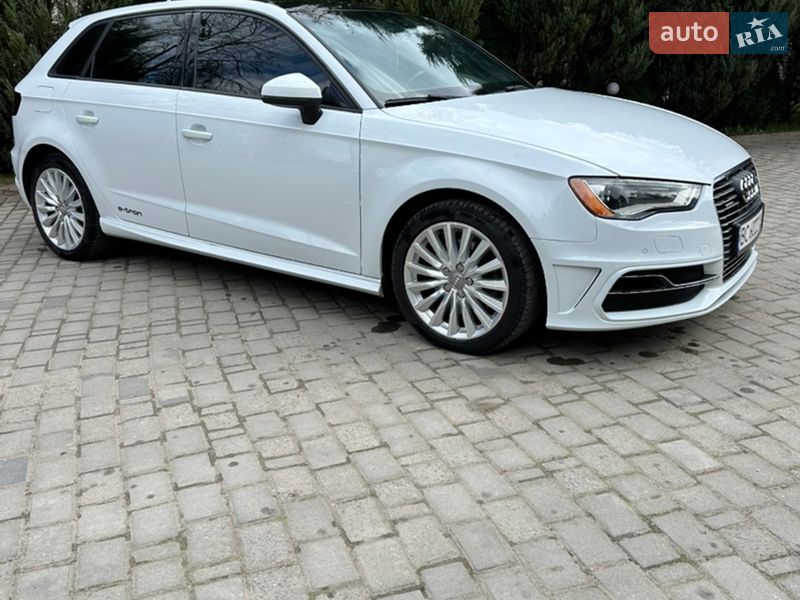 Хэтчбек Audi A3 2015 в Самборе