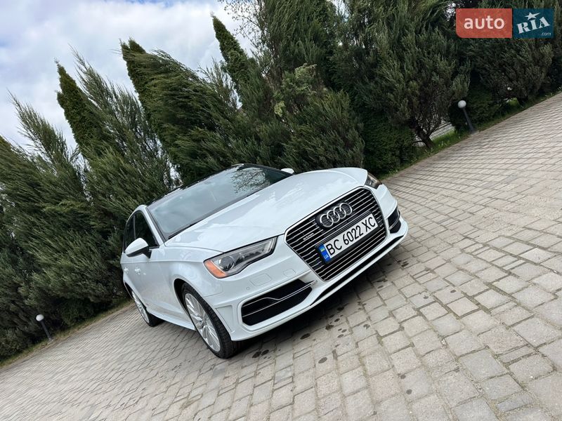 Хэтчбек Audi A3 2015 в Самборе