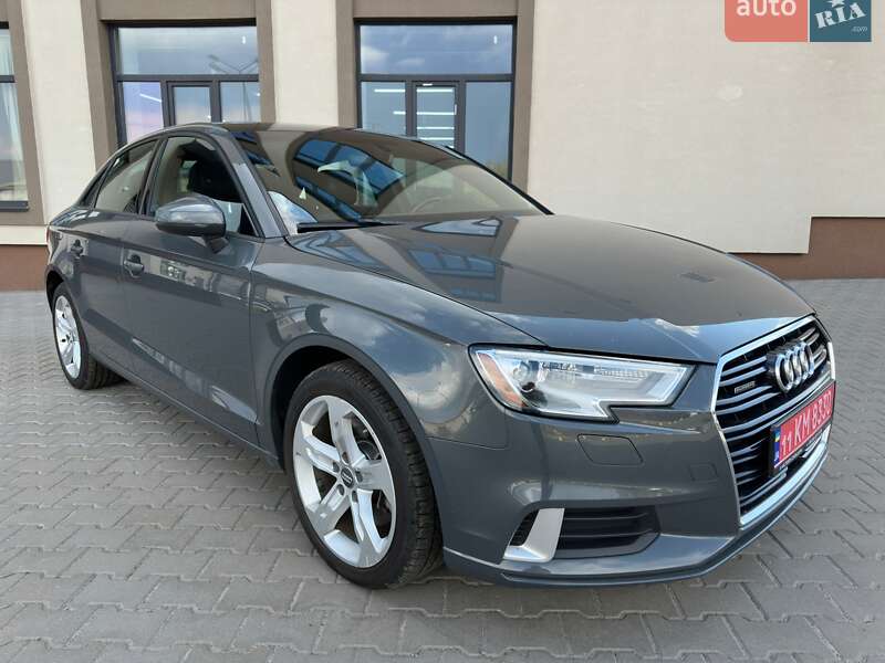 Седан Audi A3 2017 в Киеве