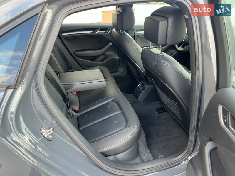 Седан Audi A3 2017 в Киеве