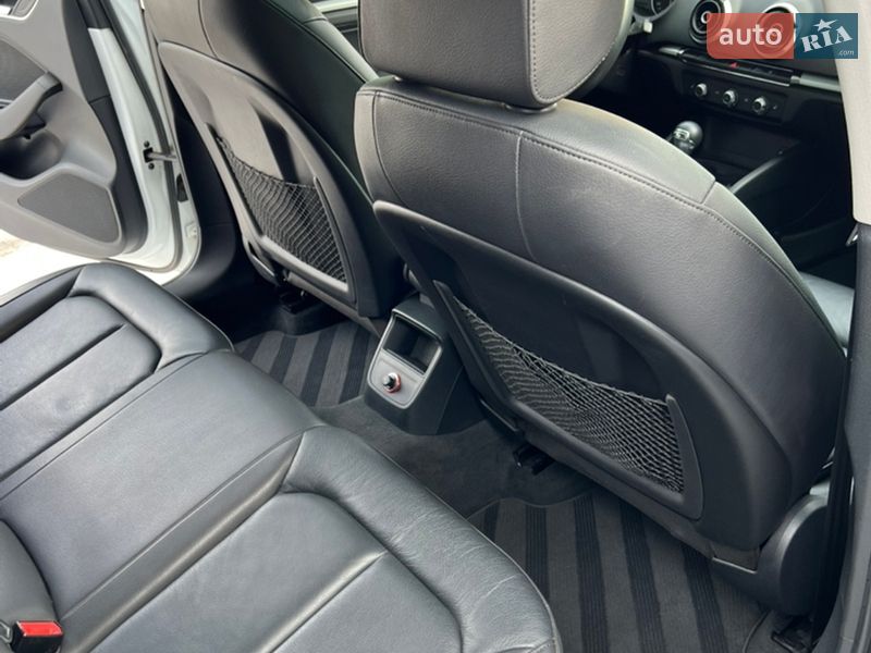 Седан Audi A3 2016 в Фастове