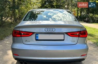 Седан Audi A3 2016 в Ирпене