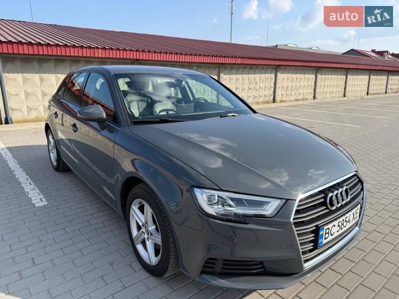 Хетчбек Audi A3 2019 в Радехові