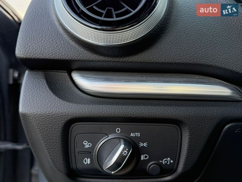 Седан Audi A3 2016 в Львове
