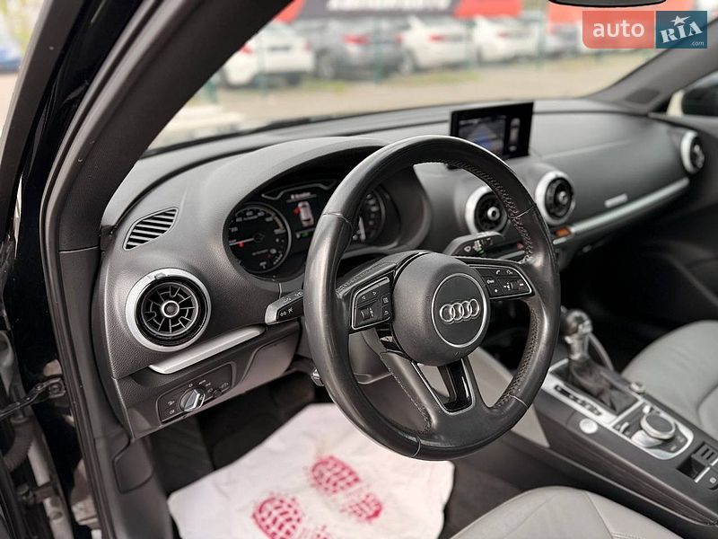Хэтчбек Audi A3 2017 в Одессе