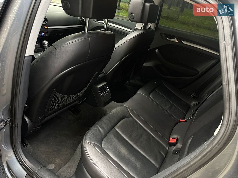 Седан Audi A3 2015 в Чернигове
