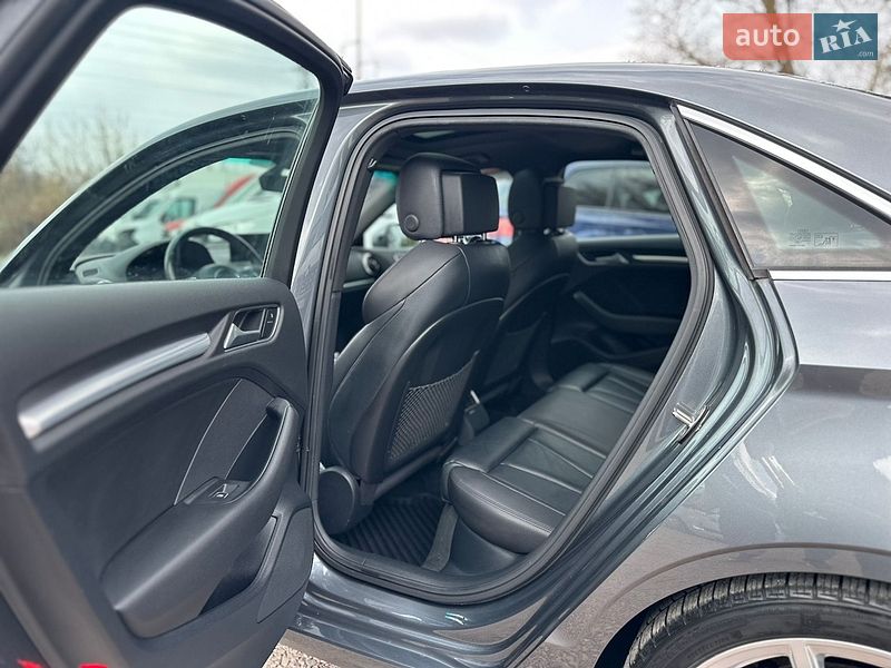 Седан Audi A3 2015 в Ровно