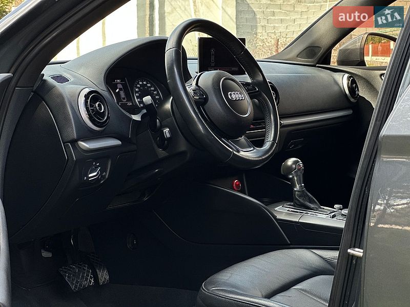Седан Audi A3 2016 в Львові