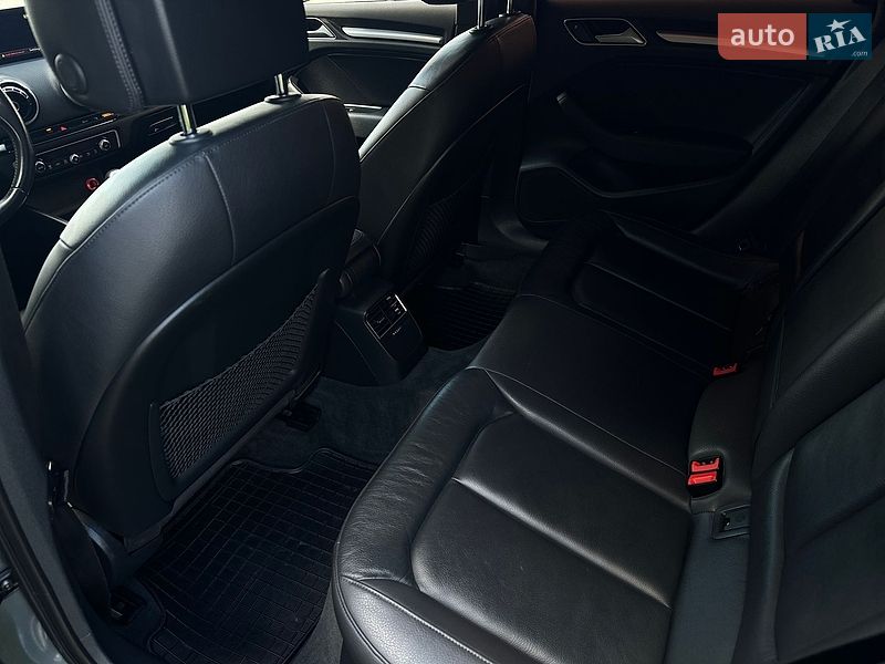 Седан Audi A3 2016 в Львові