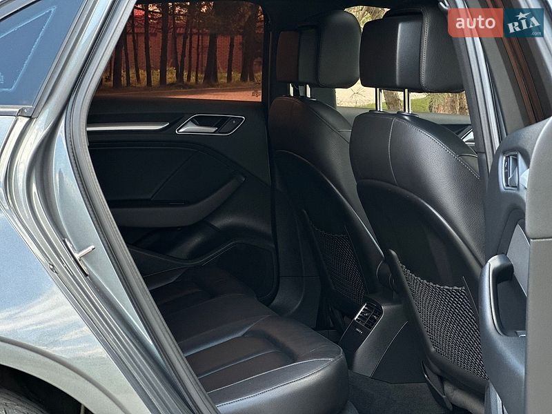 Седан Audi A3 2016 в Львові