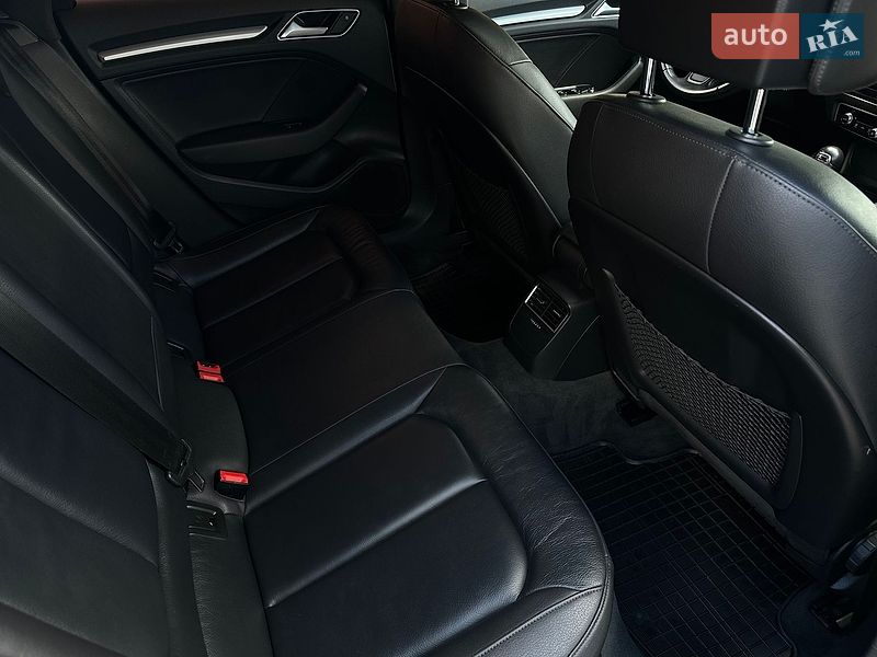 Седан Audi A3 2016 в Львові