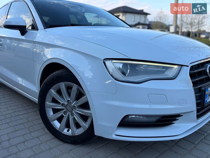 Седан Audi A3 2015 в Одессе