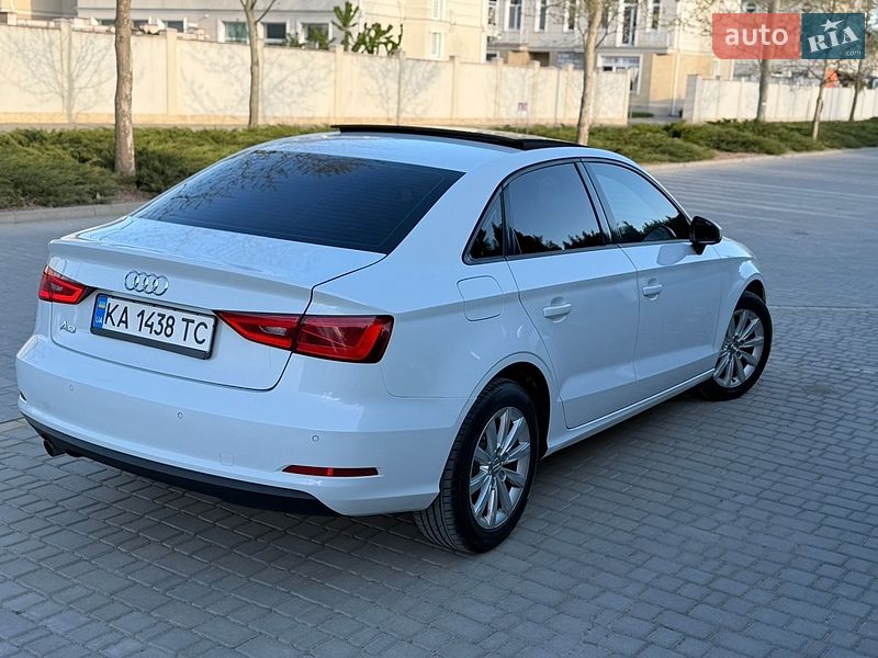 Седан Audi A3 2015 в Одессе