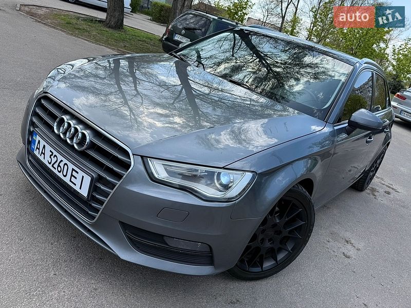 Хэтчбек Audi A3 2016 в Киеве