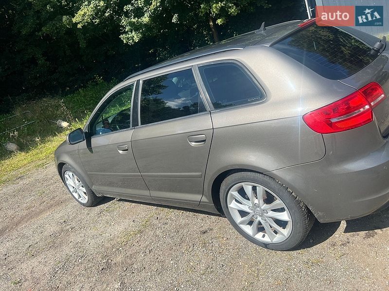 Хэтчбек Audi A3 2011 в Луцке