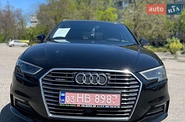 Хэтчбек Audi A3 2017 в Запорожье