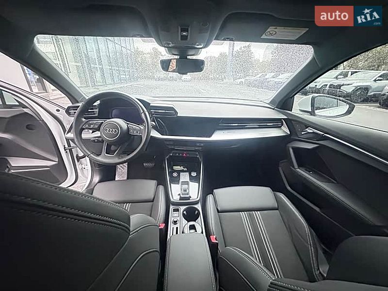 Седан Audi A3 2022 в Киеве