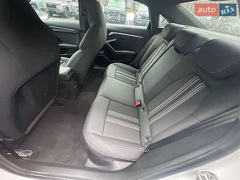 Седан Audi A3 2022 в Киеве