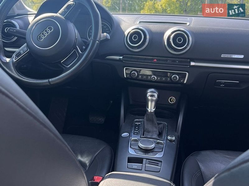 Седан Audi A3 2014 в Рівному