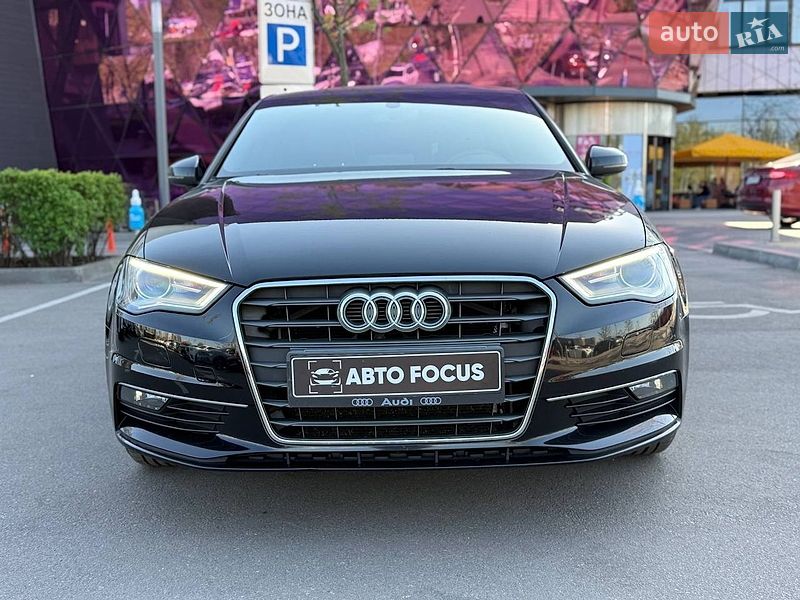 Седан Audi A3 2016 в Киеве