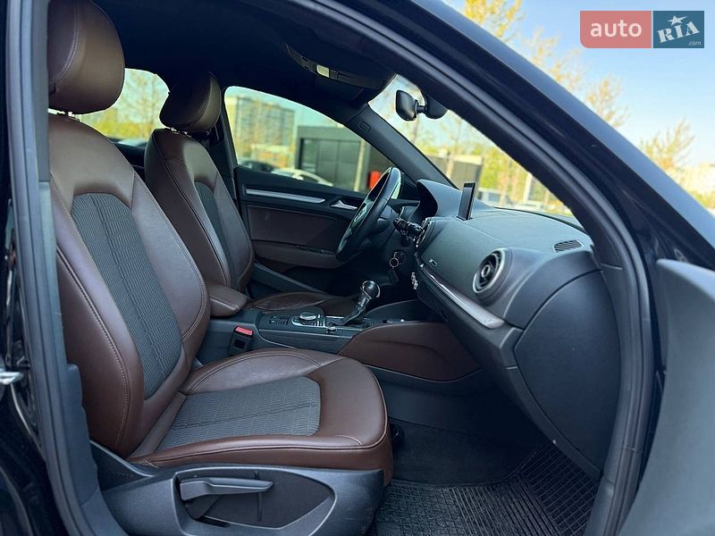 Седан Audi A3 2016 в Киеве