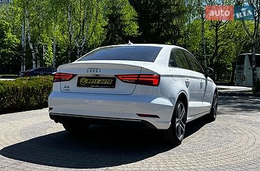 Седан Audi A3 2018 в Львове