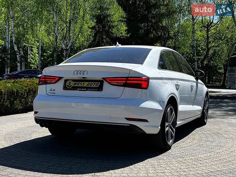 Седан Audi A3 2018 в Львове