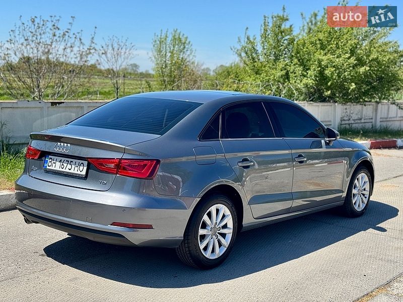 Седан Audi A3 2015 в Одессе