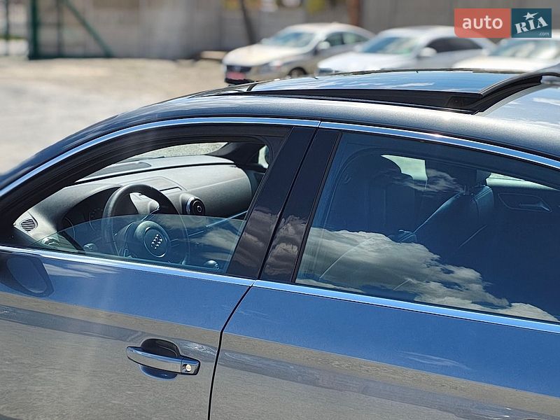 Седан Audi A3 2015 в Ровно