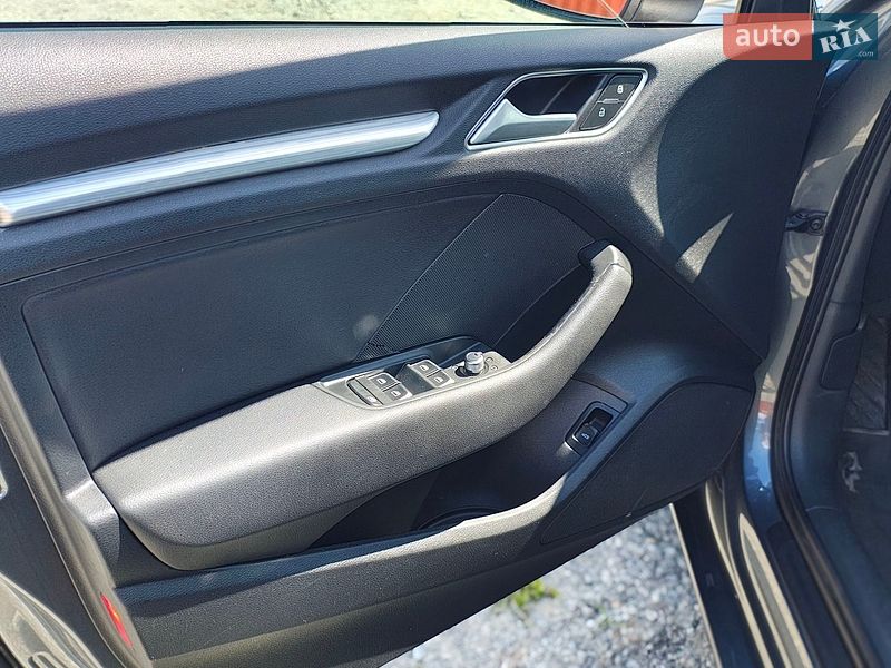 Седан Audi A3 2015 в Ровно