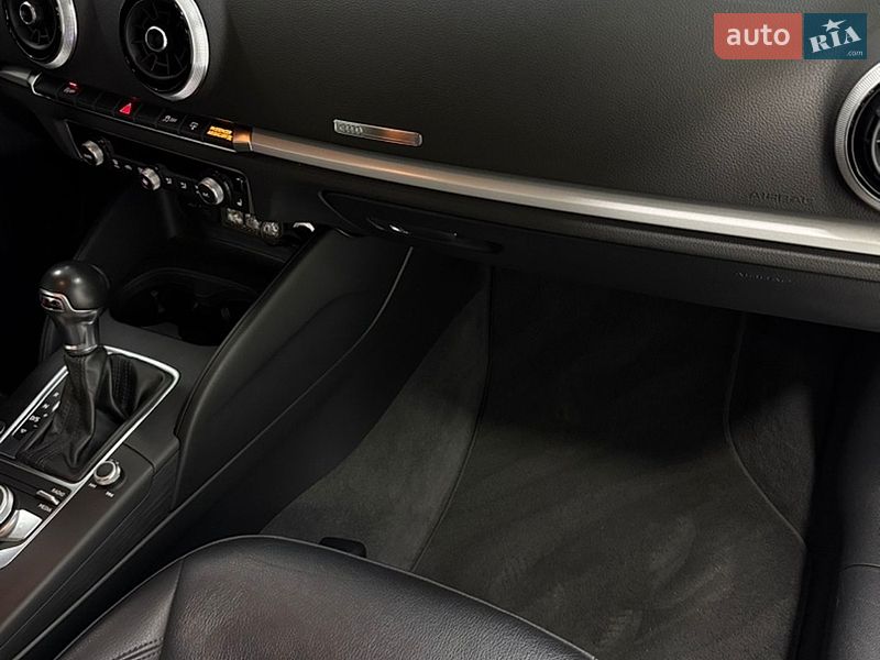 Седан Audi A3 2016 в Одессе
