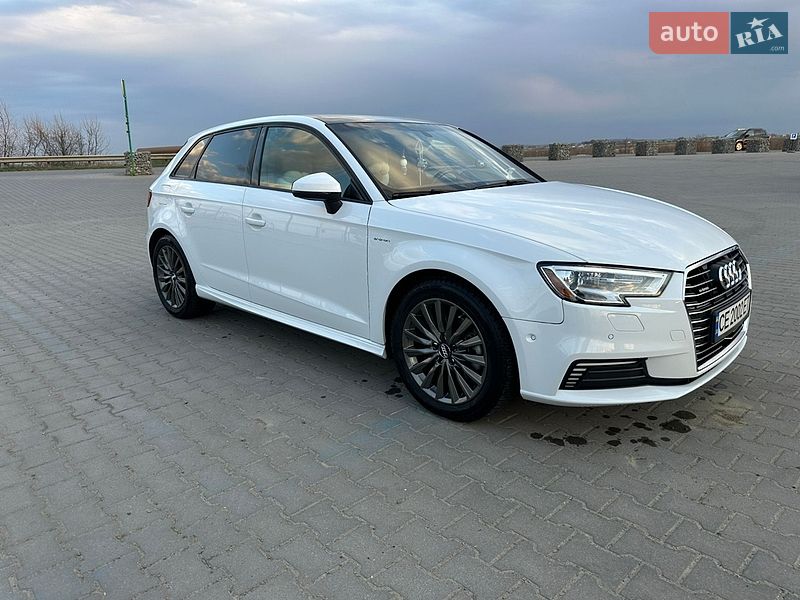 Хетчбек Audi A3 2016 в Чернівцях