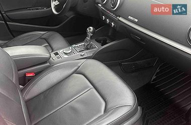Седан Audi A3 2016 в Киеве