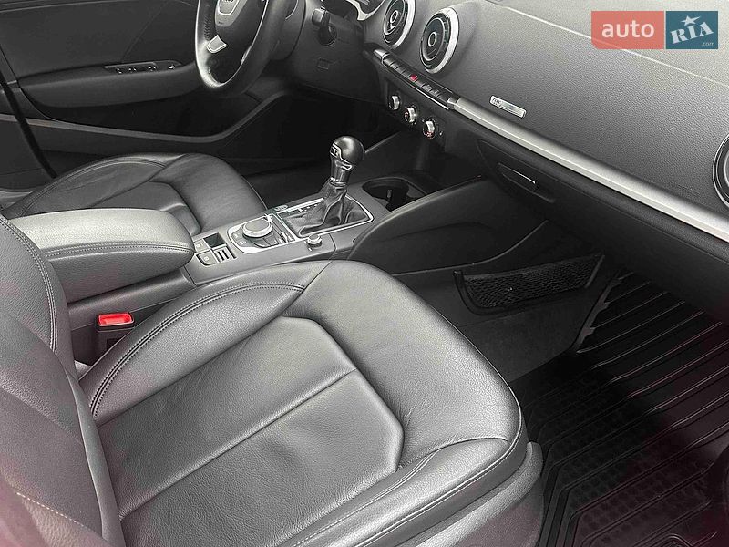 Седан Audi A3 2016 в Киеве