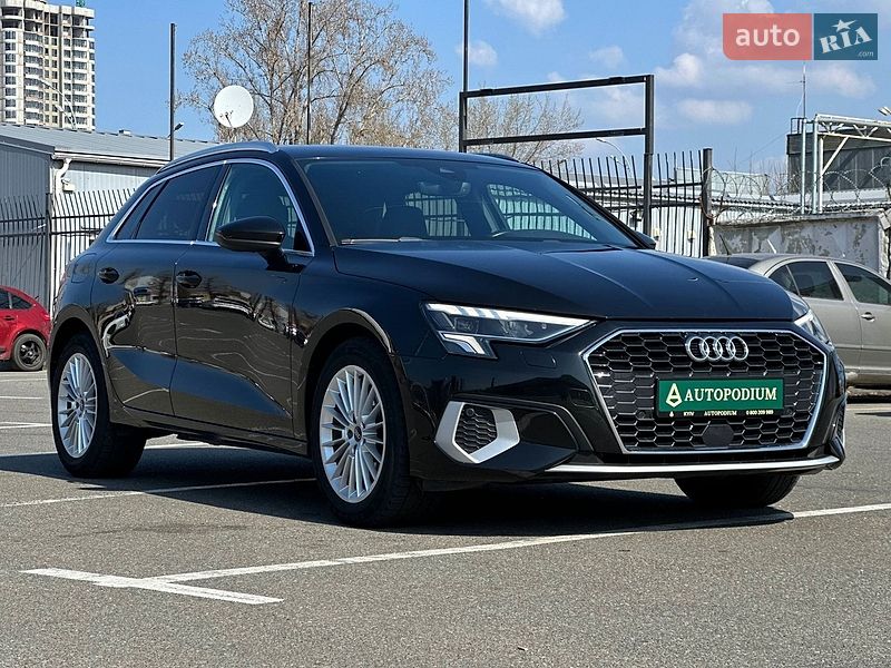Хэтчбек Audi A3 2021 в Киеве