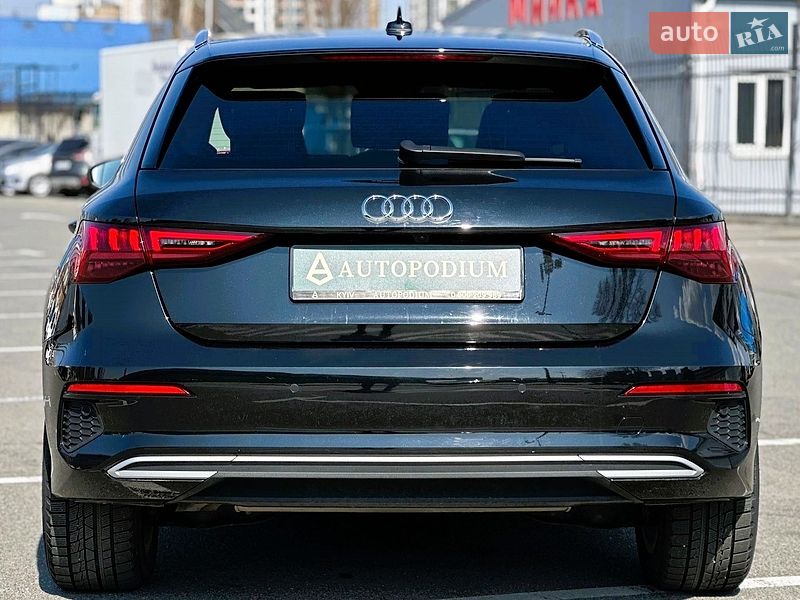 Хэтчбек Audi A3 2021 в Киеве