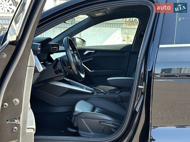 Хэтчбек Audi A3 2021 в Киеве
