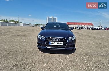 Седан Audi A3 2017 в Киеве