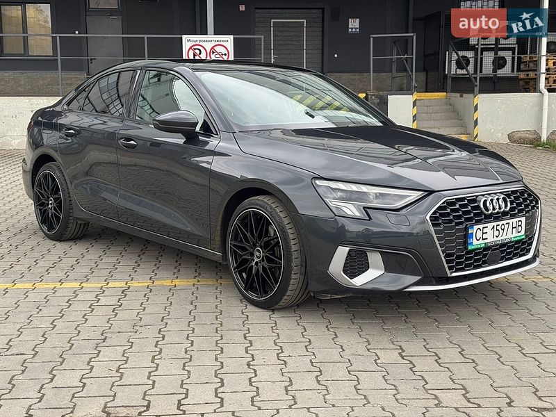 Седан Audi A3 2022 в Чернівцях
