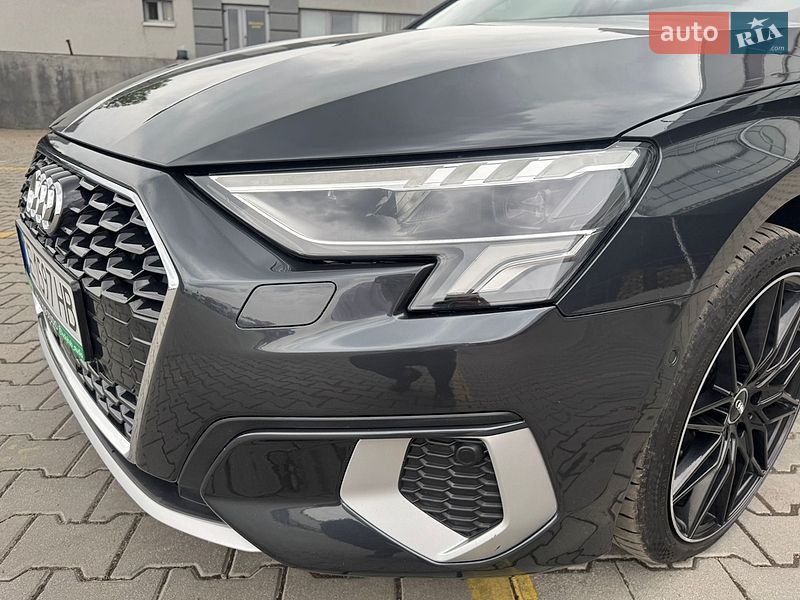 Седан Audi A3 2022 в Чернівцях