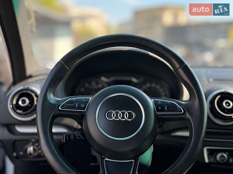 Седан Audi A3 2015 в Харькове
