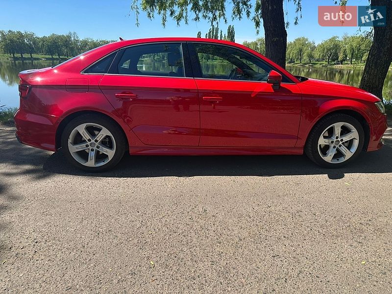 Седан Audi A3 2016 в Ровно