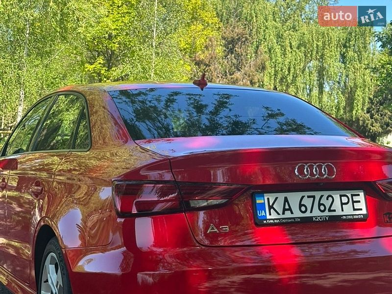 Седан Audi A3 2016 в Ровно