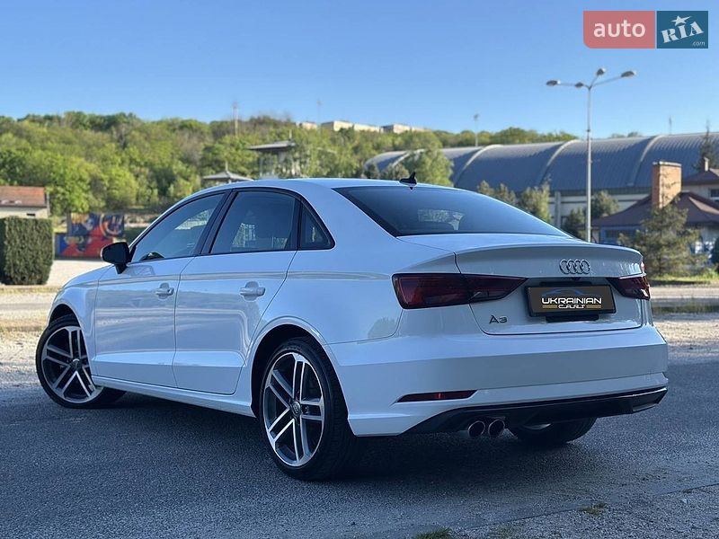 Седан Audi A3 2019 в Днепре