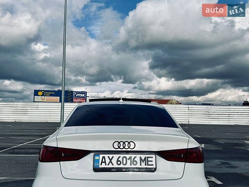 Седан Audi A3 2015 в Львове