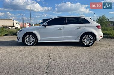 Хетчбек Audi A3 2016 в Львові